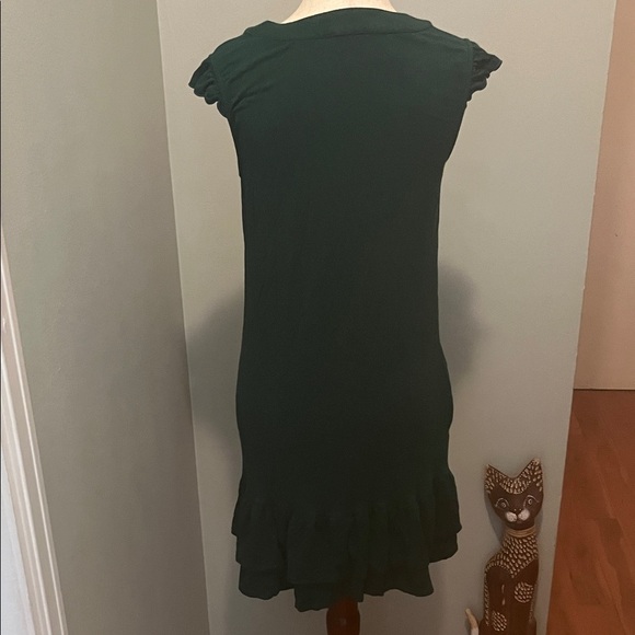 Elegant Green Button-Down Women's Top - Picture 3 of 7